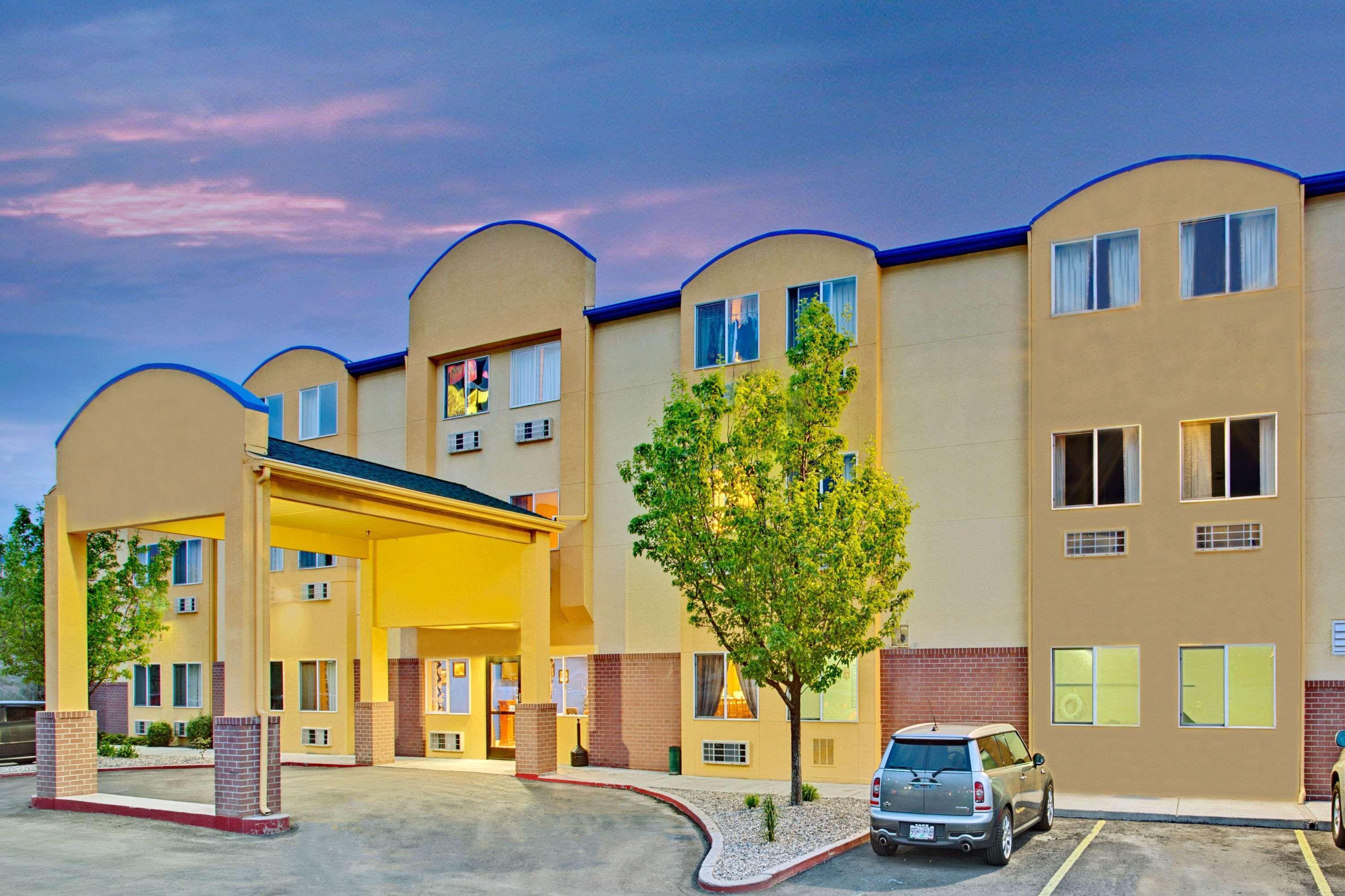 Days By Wyndham Hotel